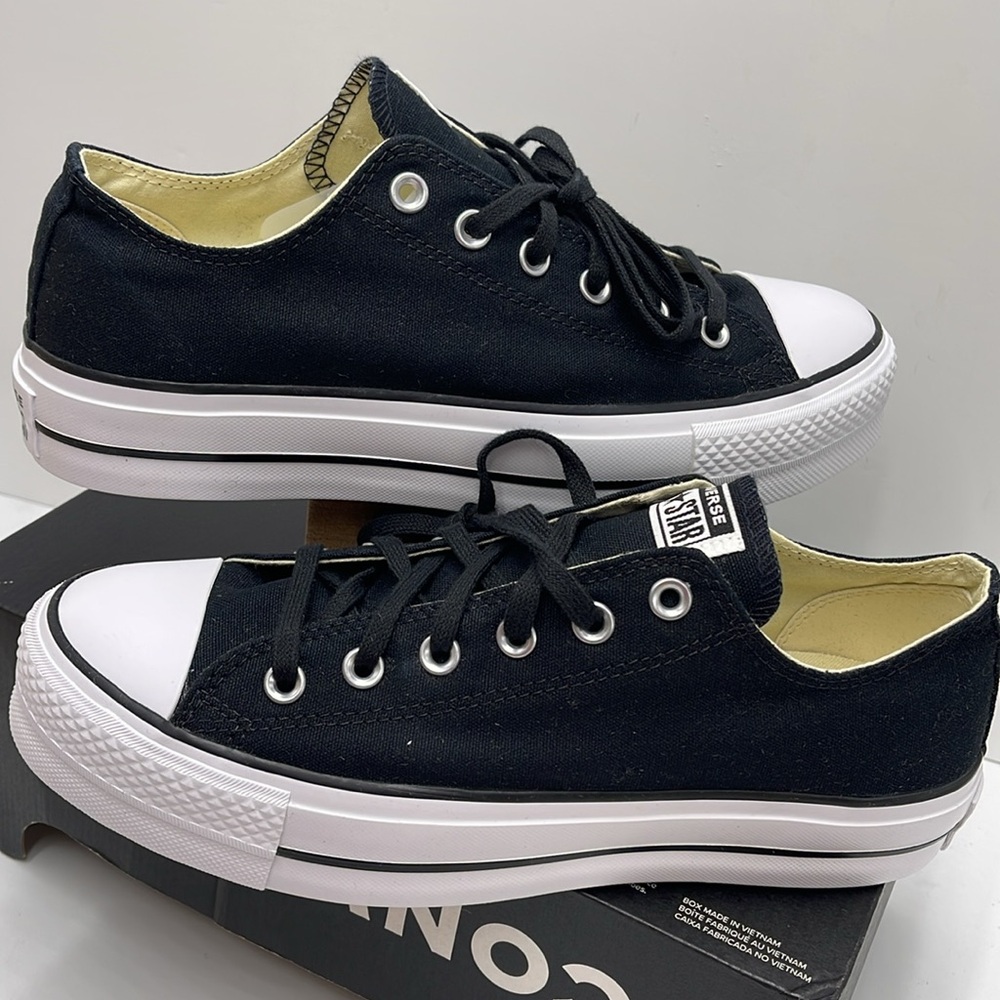 Converse WMNS CTAS LIFT OX
BLACK/WHITE/WHITE 560250C Platforms Sneakers - Picture 11 of 16